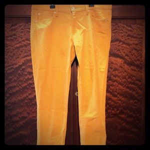 NWOT Gap girlfriend colored jeans- mustard size 10